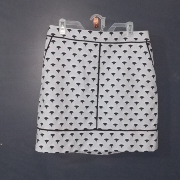 Ann Taylor Dresses & Skirts - EUC Ann Taylor Petite 12 petite blue with black and gray design